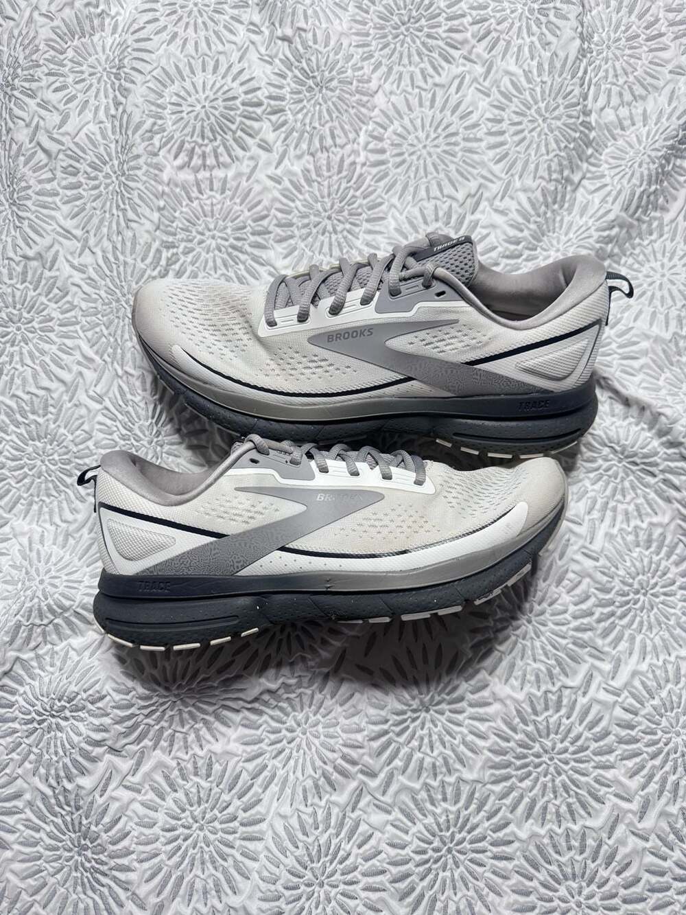 Brooks Trace 3 White Alloy Ebony 110412-1D-180 Running Sneaker Men’s 10